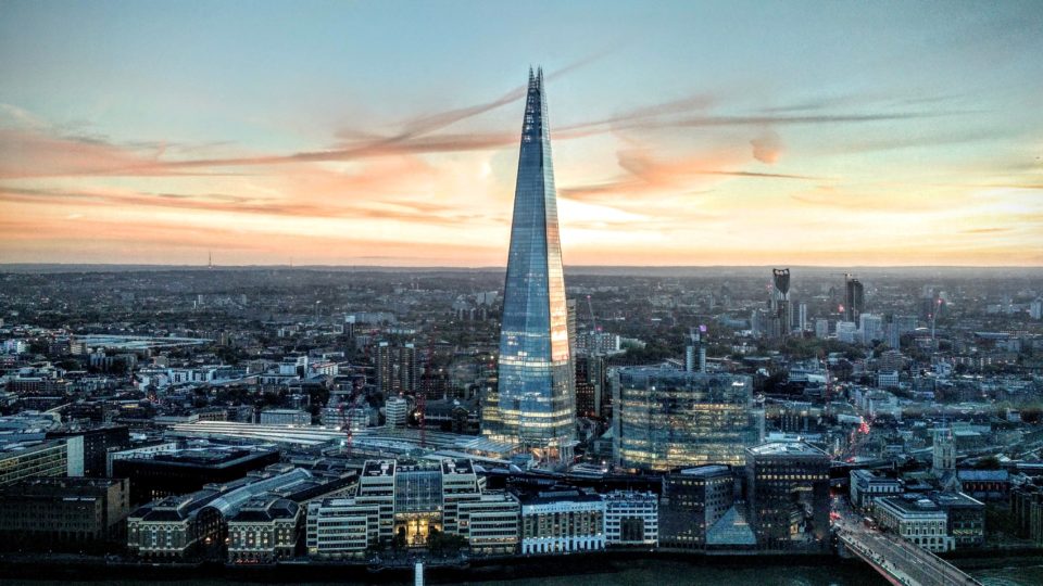 Relax in renowned restaurants and bars in London’s tallest building