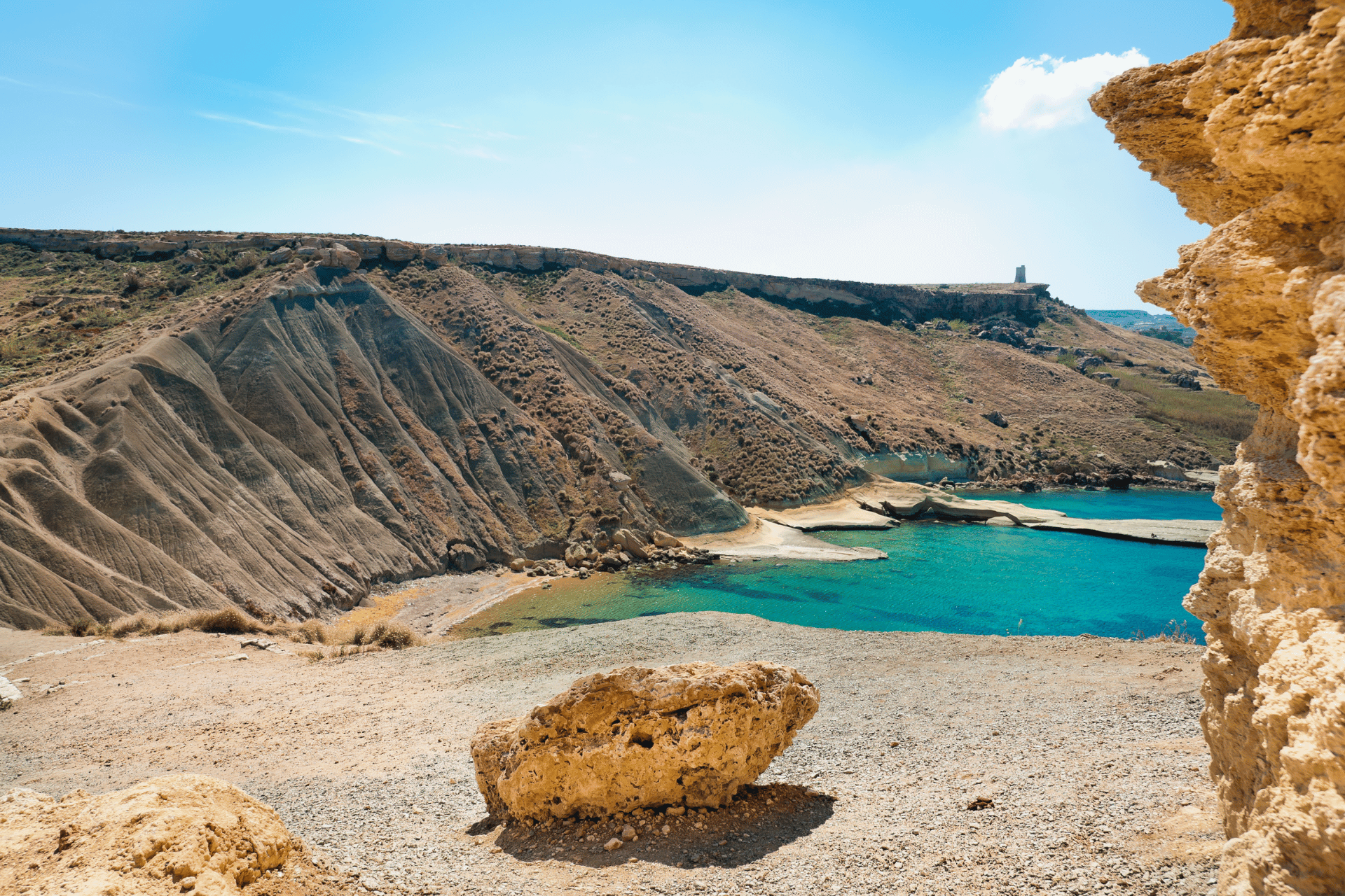 Golden Bay, Malta