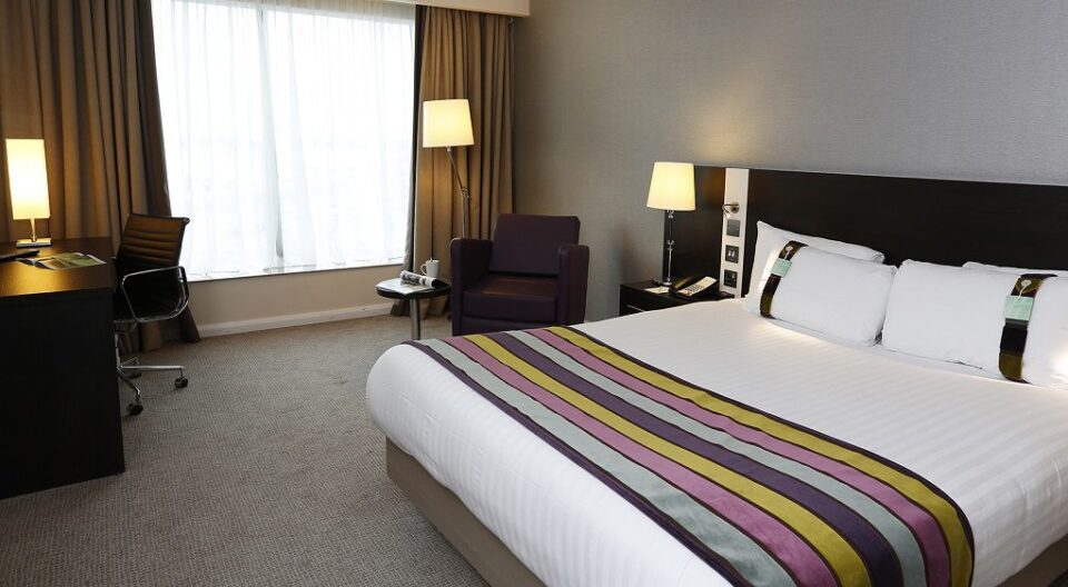 Hotel room in Holiday Inn Southend, London Southend Airport